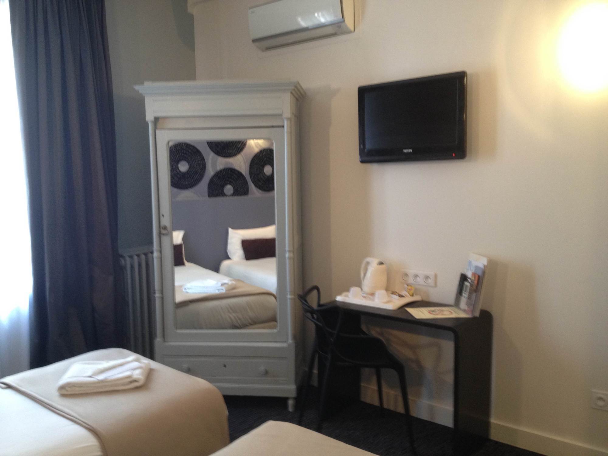 Hotel Raymond 4 Toulouse Oda fotoğraf